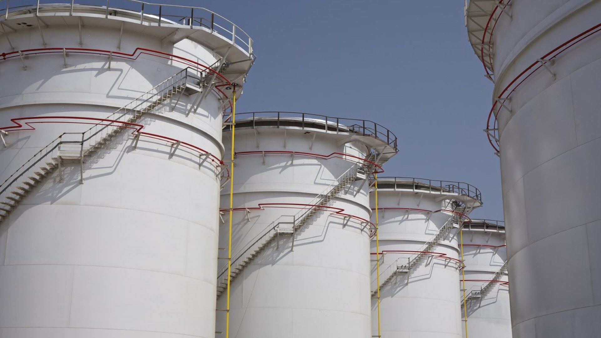Completed Universal bulk storage terminal tankage in Hamriyah Free Zone